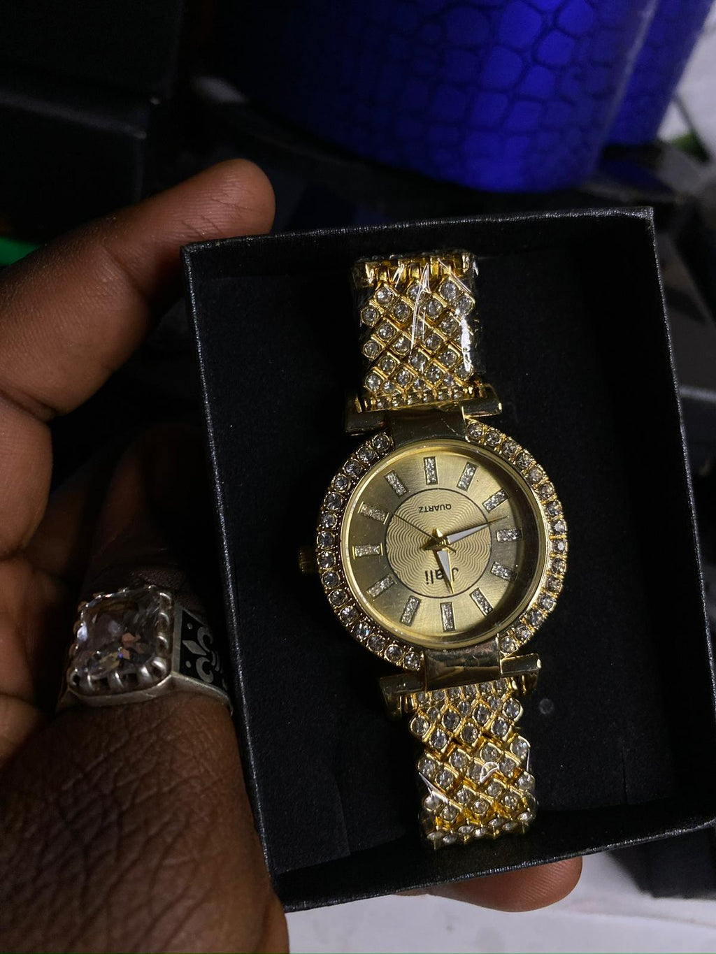 MONTRE
